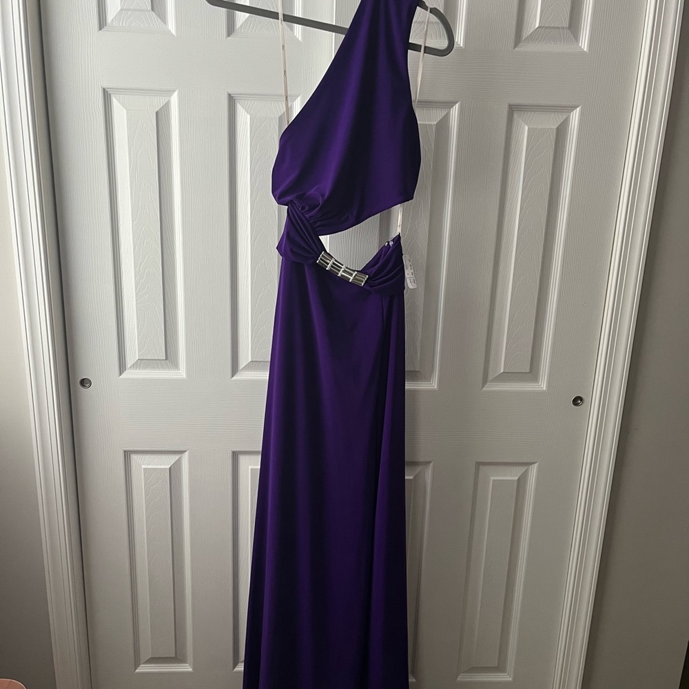 Purple, brand new dress with tag, beautiful size 2